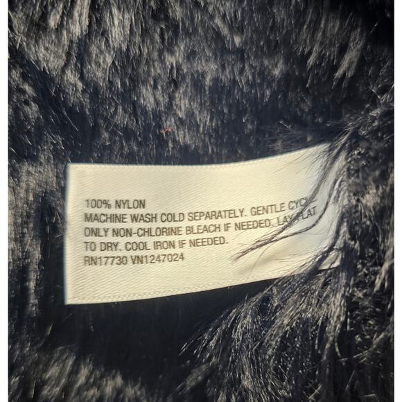 Future Collective Women's Black Fuzzy Crewneck Sweater- Size 1X - Picture 3 of 4